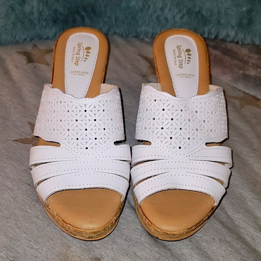Spring Step leather size 7 Italian white sandals